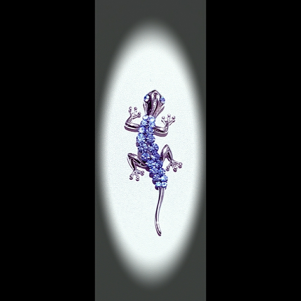 Swarovski Element Lizard Pendant